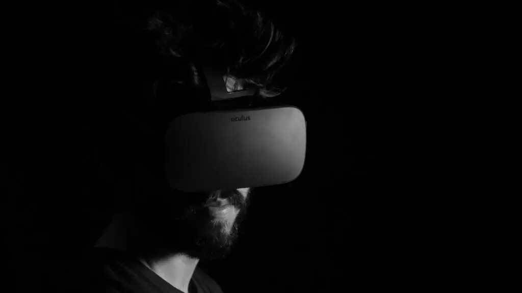 Virtual Reality Movie Environment for Engaging Experience