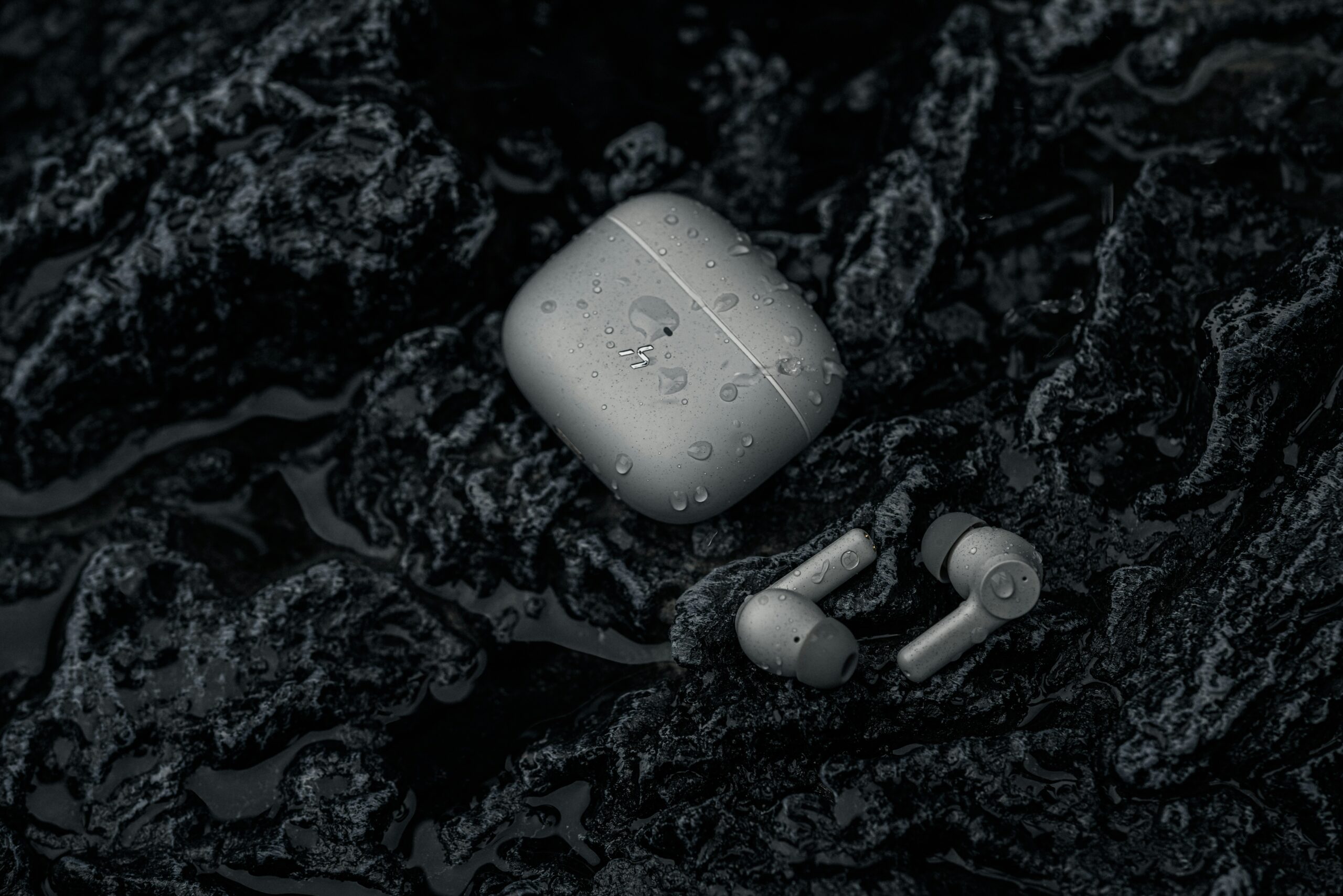 The Aquatic Revolution of Waterproof Earbuds for Swimming