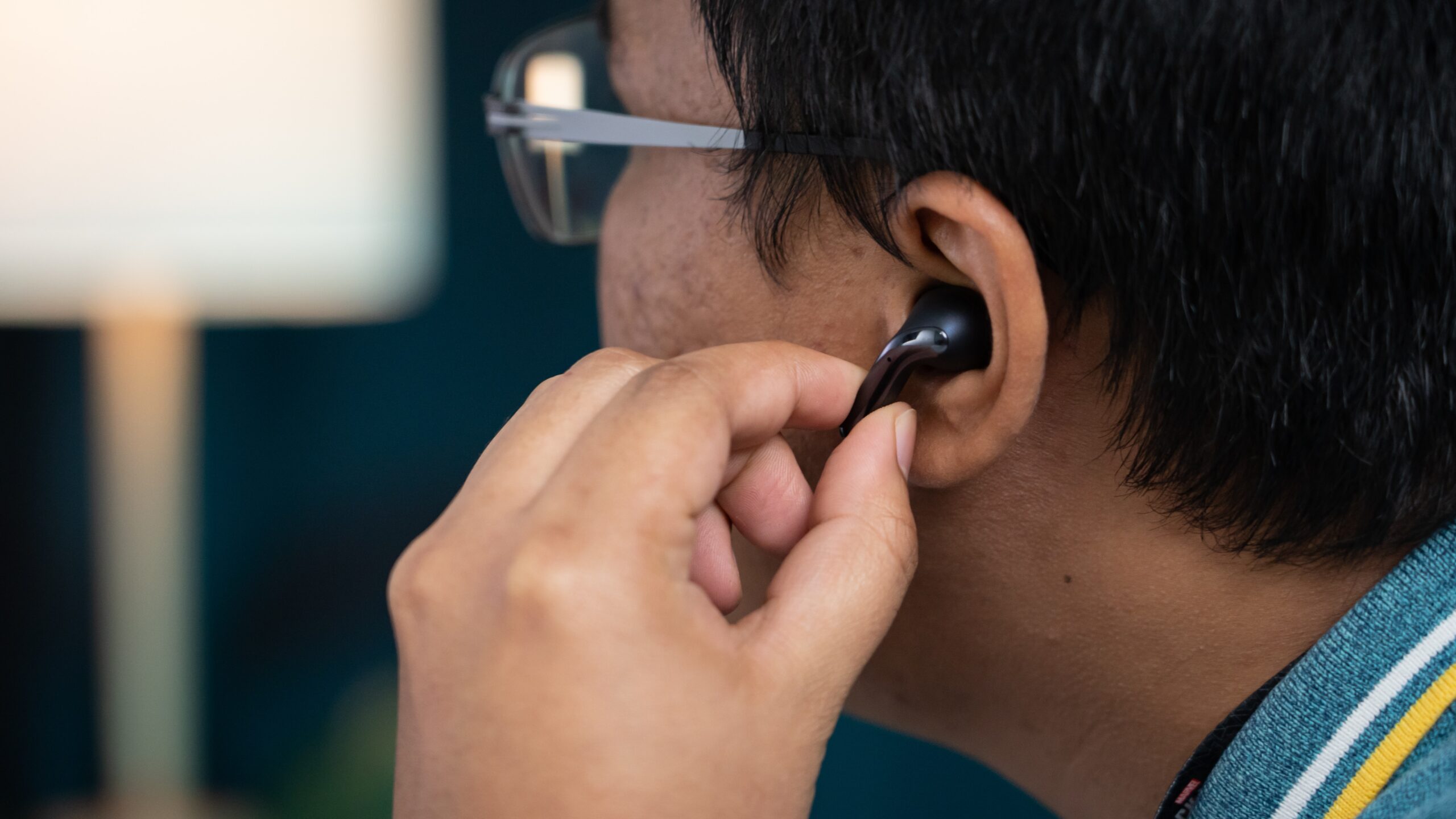 Android noise-cancelling earbuds